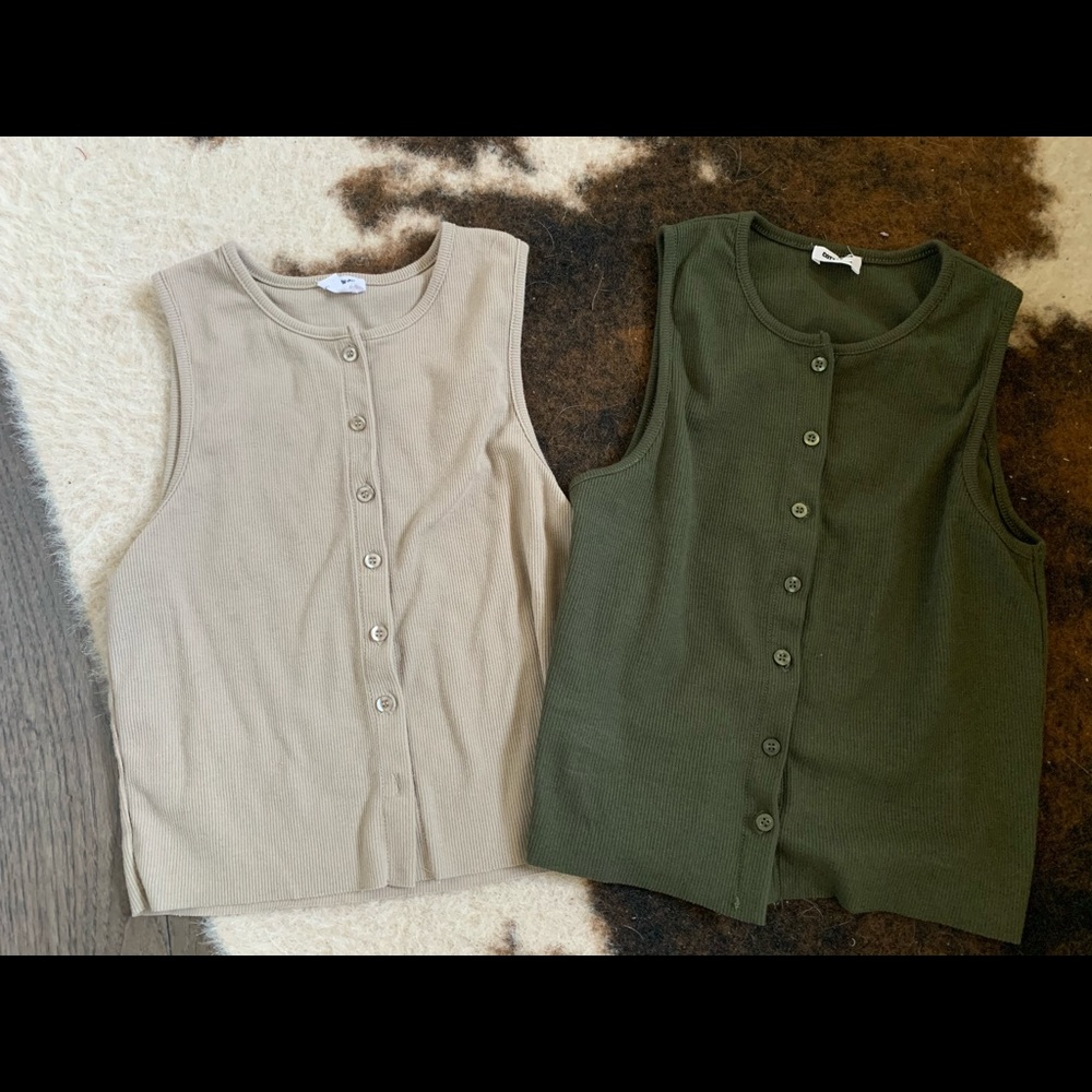 2 button up crop tank tops